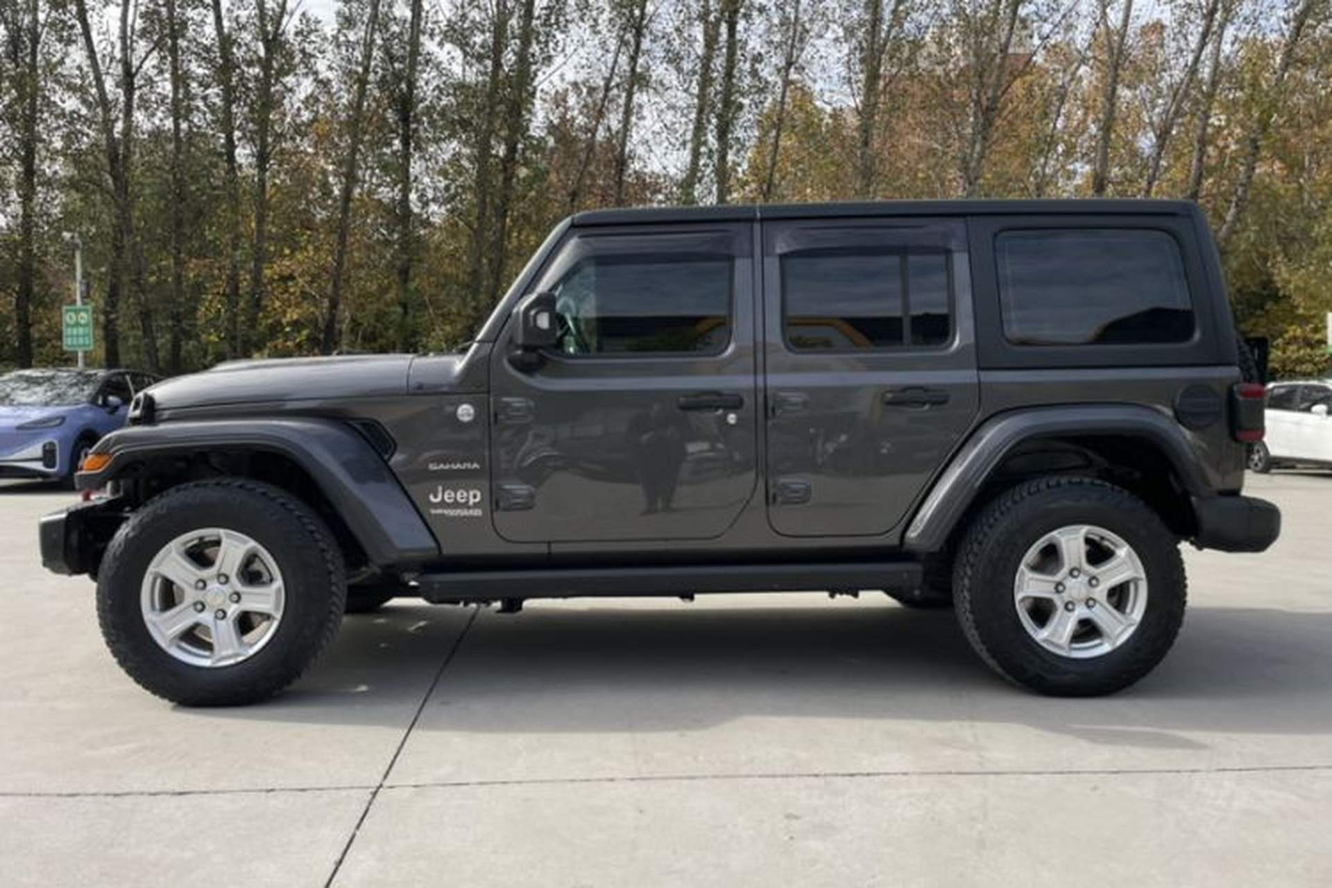 Used Jeep Wrangler 2019 2.0T Sahara Four-Door Version China VI Emission Standard Exterior 3