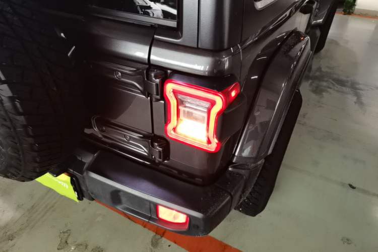 Used Jeep Wrangler 2019 2.0T Sahara 4-Door Version China V Standard Exterior 3
