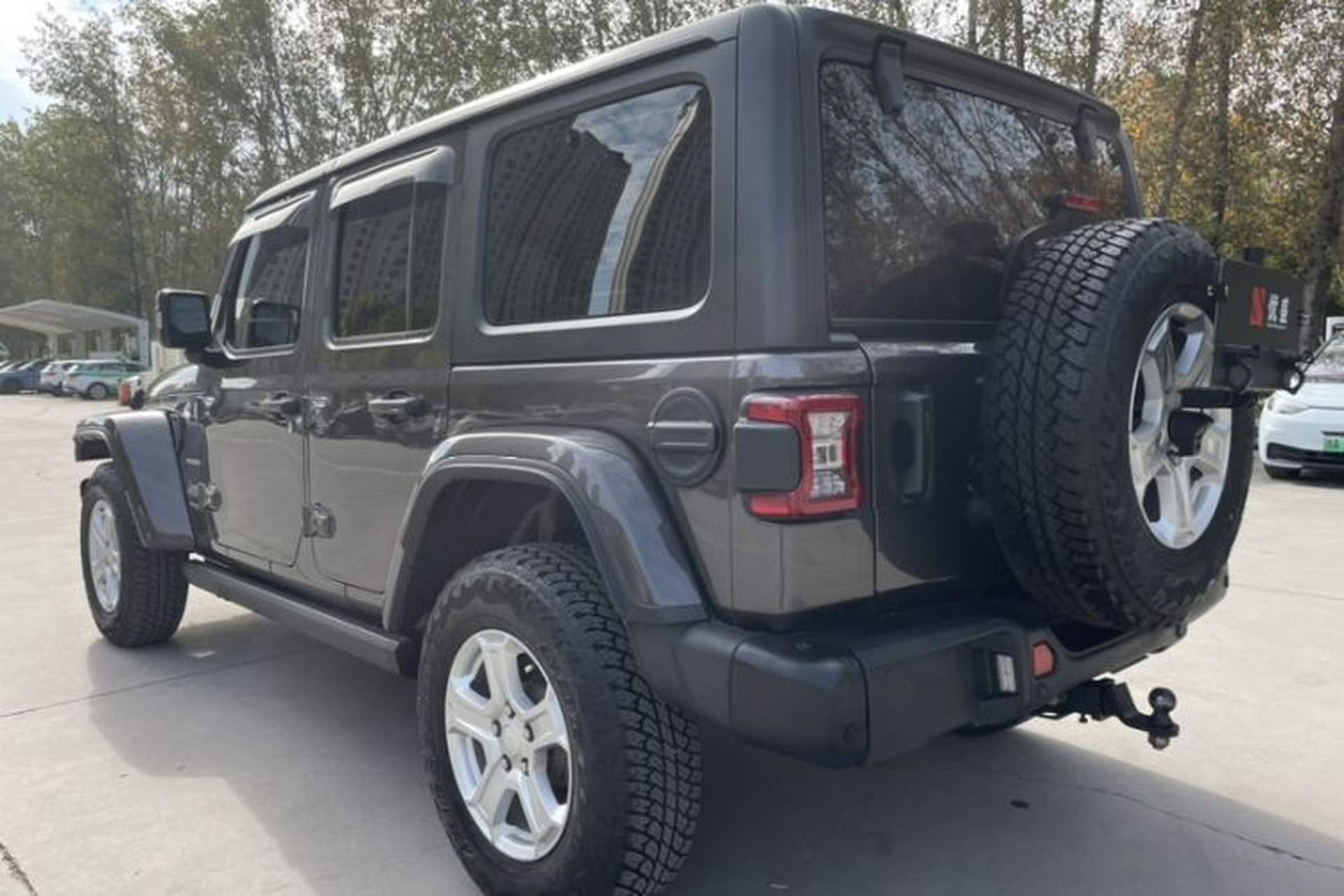 Used Jeep Wrangler 2019 2.0T Sahara Four-Door Version China VI Emission Standard Exterior 4