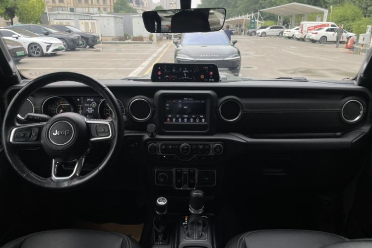 Used Jeep Wrangler 2019 2.0T Sahara Four-Door Version China VI Emission Standard Exterior 4