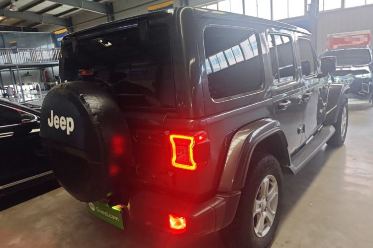 Used Jeep Wrangler 2019 2.0T Sahara Four-Door Brilliant Top Version China VI Emission Standard Exterior 5