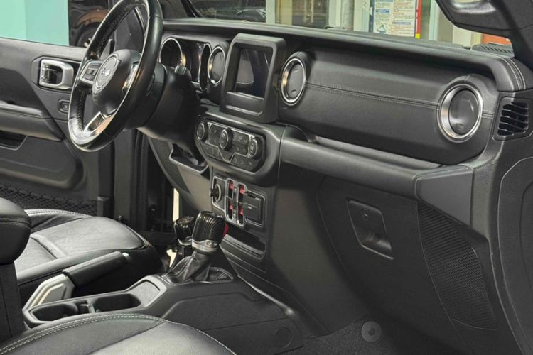 Used Jeep Wrangler 2019 2.0T Sahara Four-Door Version China VI Emission Standard Exterior 8
