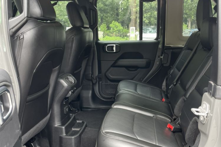 Used Jeep Wrangler 2019 2.0T Sahara Four-Door Version China VI Emission Standard Exterior 9