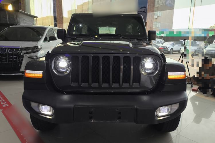 Used Jeep Wrangler 2019 2.0T Sahara Four-Door Version China VI Emission Standard Front
