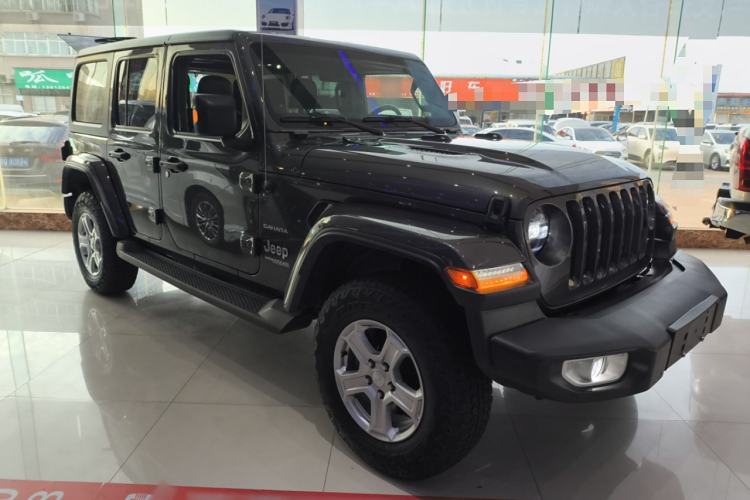Used Jeep Wrangler 2019 2.0T Sahara Four-Door Version China VI Emission Standard Front Right 45 Deg