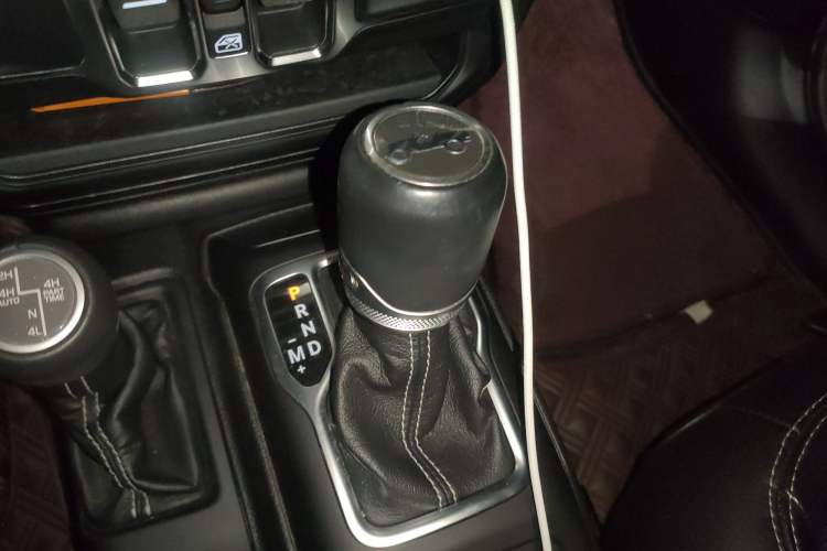 Used Jeep Wrangler 2019 2.0T Sahara 4-Door Version China V Standard Gear Lever