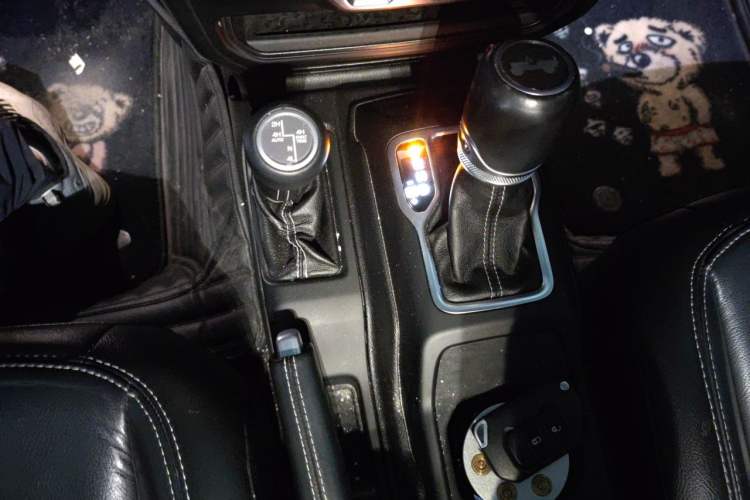 Used Jeep Wrangler  Gear Lever