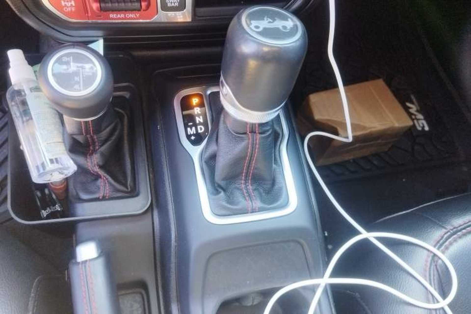Used Jeep Wrangler 2019 2.0T Rubicon Two-Door Version China VI Emission Standard Gear Lever