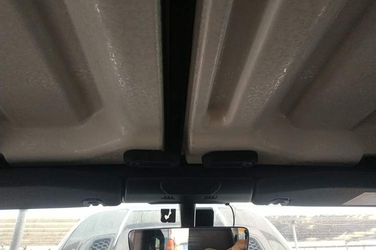 Used Jeep Wrangler 2019 2.0T Sahara Four-Door Version China VI Emission Standard Headliner