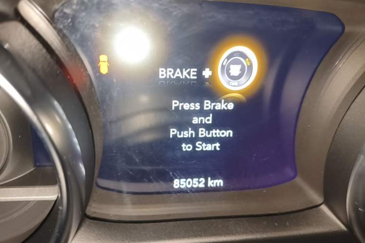 Used Jeep Wrangler 2019 2.0T automatic four-door hardtop parallel imported vehicle Instrument Cluster