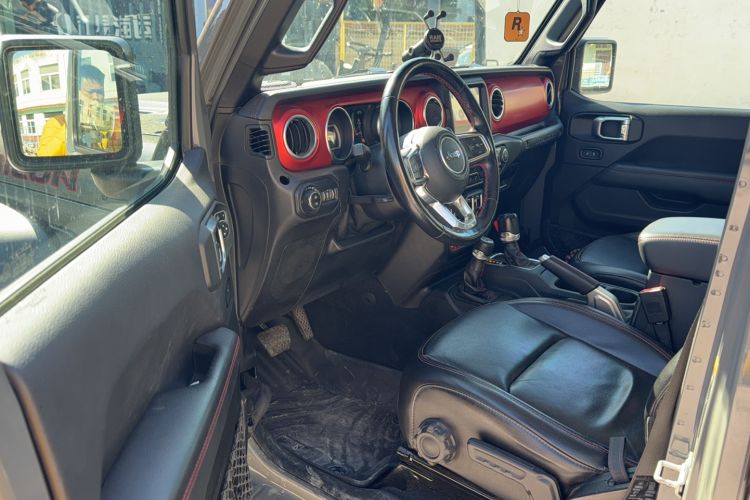 Used Jeep Wrangler 2019 2.0T Rubicon Four-Door Version China VI Emission Standard Interior 2