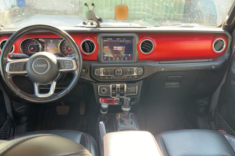 Used Jeep Wrangler 2019 2.0T Rubicon Four-Door Version China VI Emission Standard Interior 3