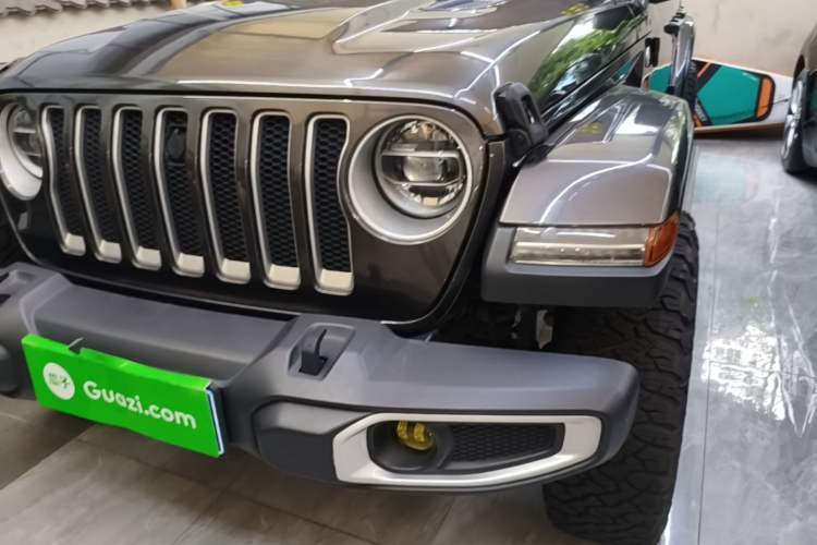 Used Jeep Wrangler 2019 2.0T automatic four-door hardtop parallel imported vehicle Left Front Headlight