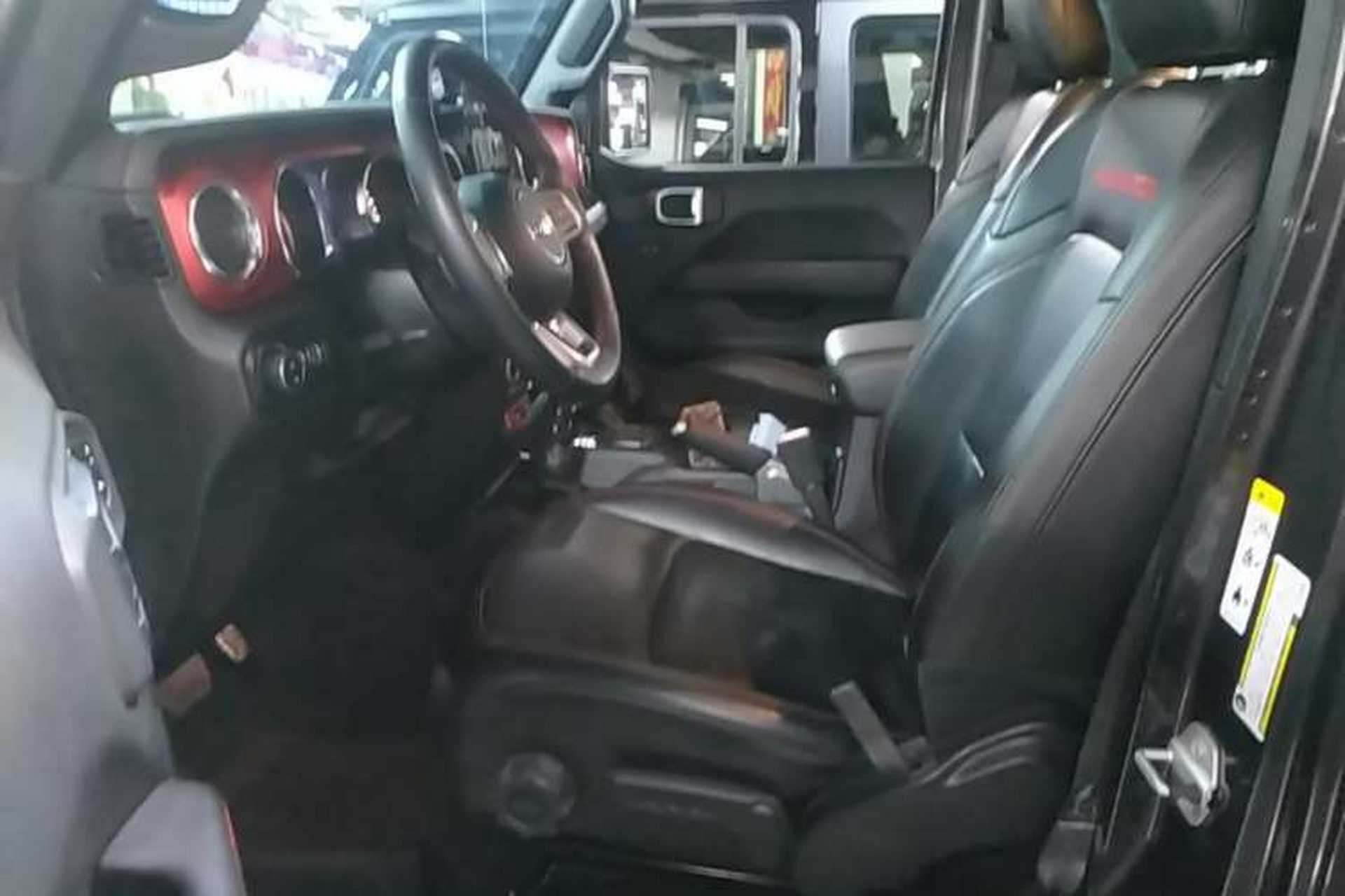 Used Jeep Wrangler 2019 2.0T Rubicon Four-Door Version China VI Emission Standard Left Front Seat