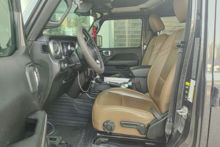 Used Jeep Wrangler 2019 2.0T Rubicon Four-Door Version China V Emission Standard Left Front Seat
