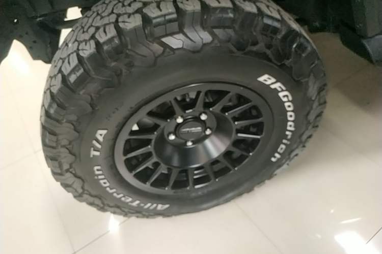 Used Jeep Wrangler 2019 2.0T Rubicon Four-Door Version China VI Emission Standard Left Front Wheel Hub