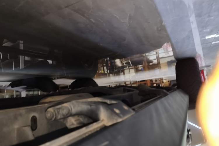 Used Jeep Wrangler 2019 2.0T automatic four-door hardtop parallel imported vehicle Left Side Sill