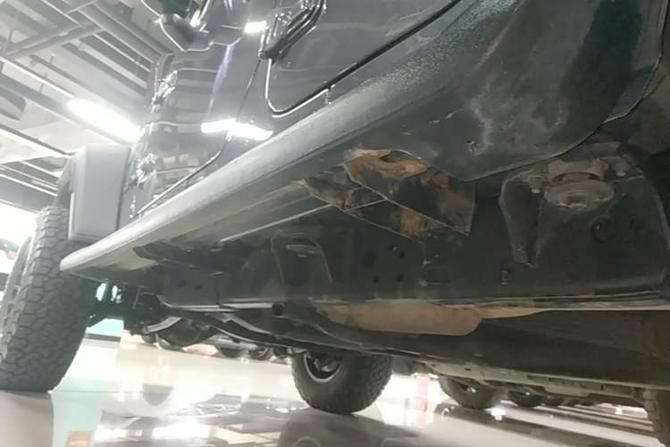 Used Jeep Wrangler 2019 2.0T Rubicon Four-Door Version China VI Emission Standard Left Side Sill