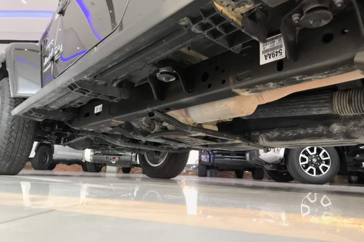 Used Jeep Wrangler 2019 2.0T Sahara Four-Door Version China VI Emission Standard Left Side Sill