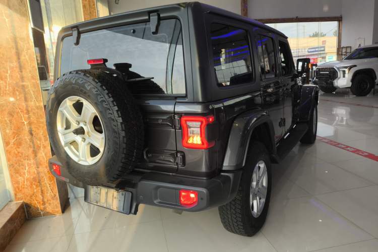 Used Jeep Wrangler 2019 2.0T Sahara Four-Door Version China VI Emission Standard Rear Right 45 Deg