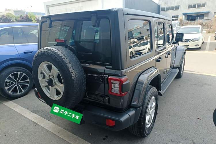 Used Jeep Wrangler 2019 2.0T Sahara Four-Door Version China VI Emission Standard Rear Right 45 Deg