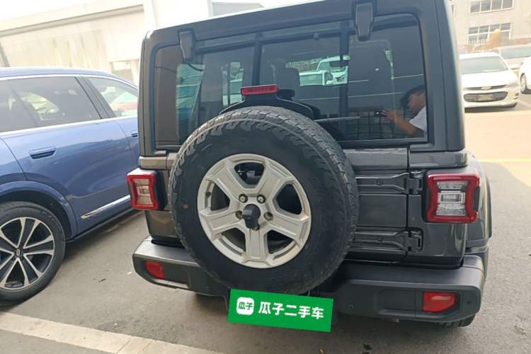 Used Jeep Wrangler 2019 2.0T Sahara Four-Door Version China VI Emission Standard Rear