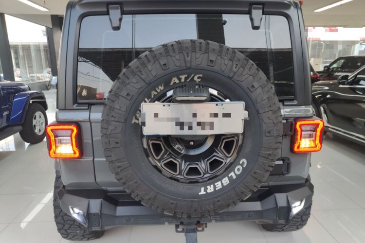 Used Jeep Wrangler 2019 2.0T Sahara Four-Door Version China VI Emission Standard Rear