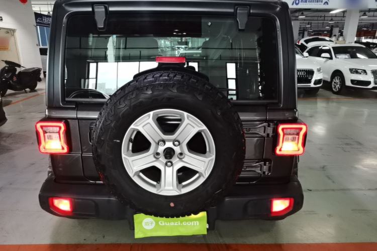 Used Jeep Wrangler 2019 2.0T Sahara 4-Door Version China V Standard Rear