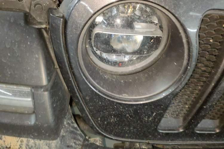 Used Jeep Wrangler 2019 2.0T Rubicon Four-Door Version China VI Emission Standard Right Front Headlight