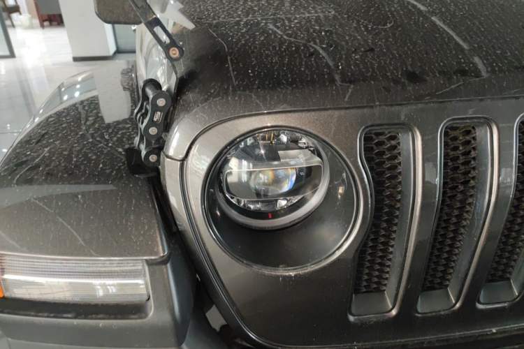 Used Jeep Wrangler  Right Front Headlight