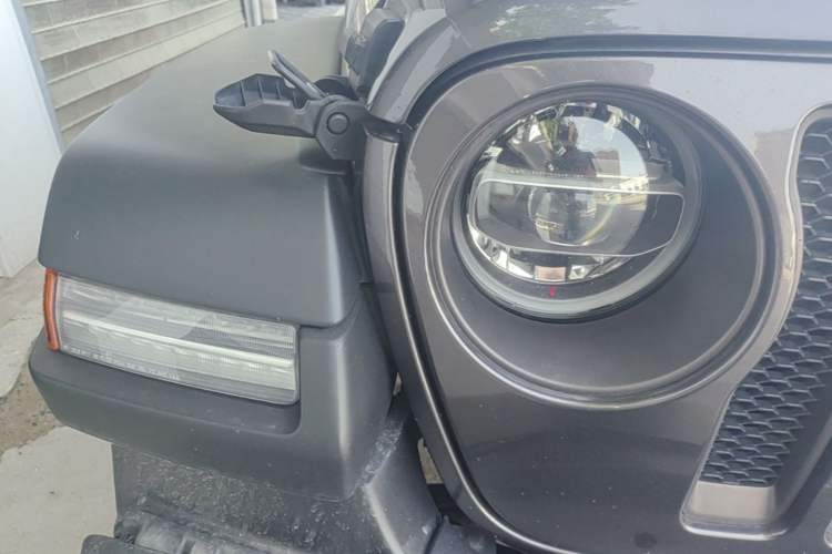 Used Jeep Wrangler 2019 2.0T Rubicon Four-Door Version China V Emission Standard Right Front Headlight
