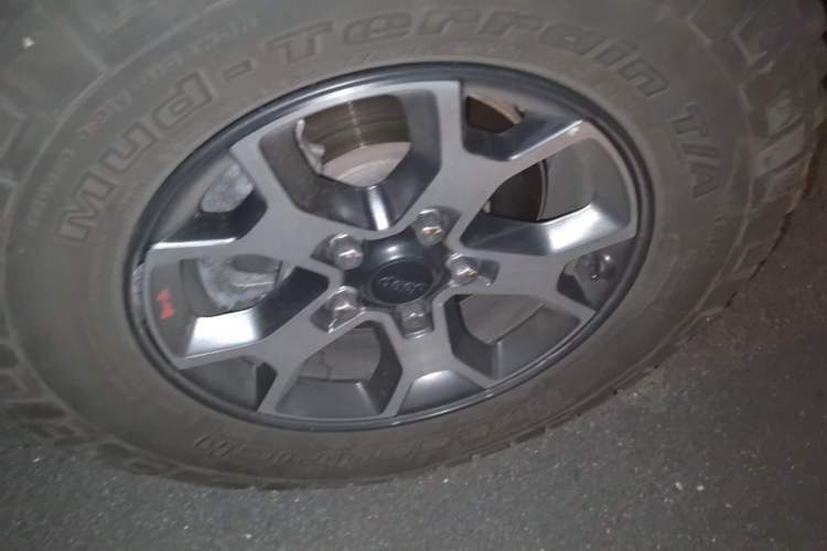 Used Jeep Wrangler 2019 2.0T Rubicon Four-Door Version China VI Emission Standard Right Front Wheel Hub