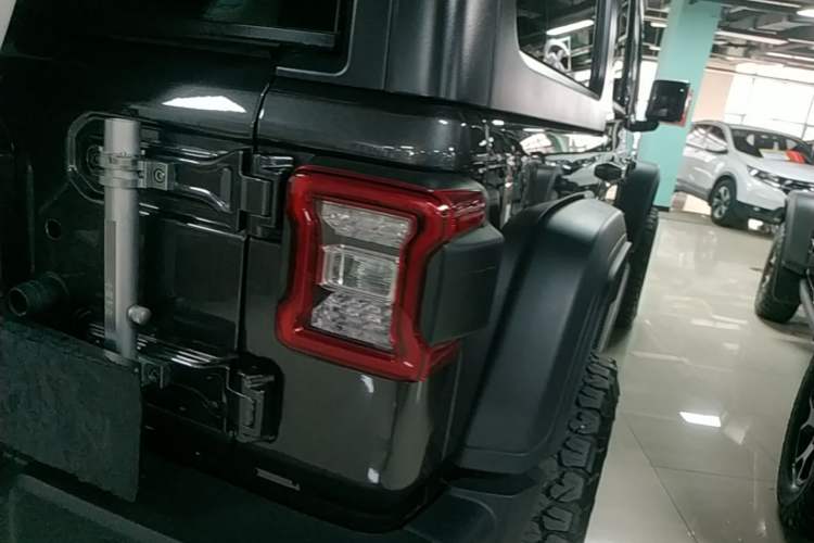 Used Jeep Wrangler 2019 2.0T Rubicon Four-Door Version China VI Emission Standard Right Rear Taillight