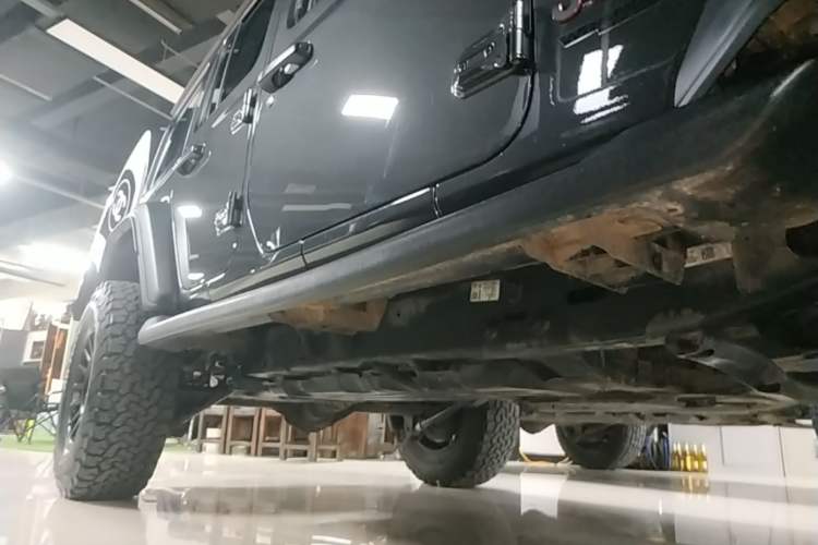 Used Jeep Wrangler 2019 2.0T Rubicon Four-Door Version China VI Emission Standard Right Side Sill