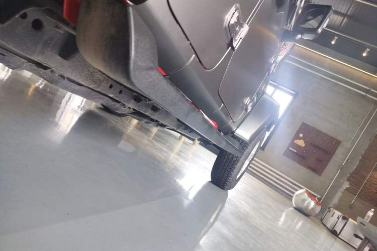 Used Jeep Wrangler 2019 2.0T Sahara Four-Door Version China VI Emission Standard Right Side Sill