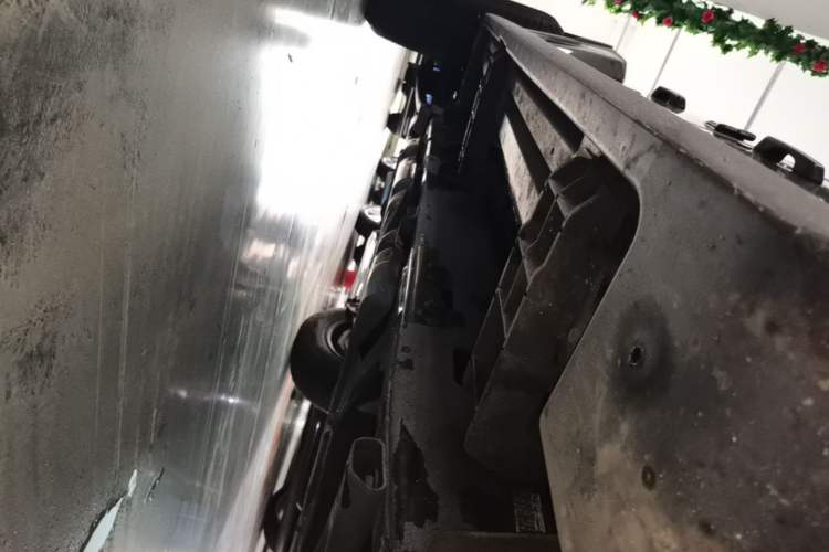Used Jeep Wrangler 2019 2.0T Sahara 4-Door Version China V Standard Right Side Sill