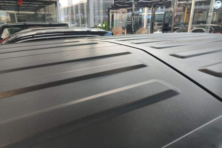 Used Jeep Wrangler 2019 2.0T Sahara Four-Door Version China VI Emission Standard Roof