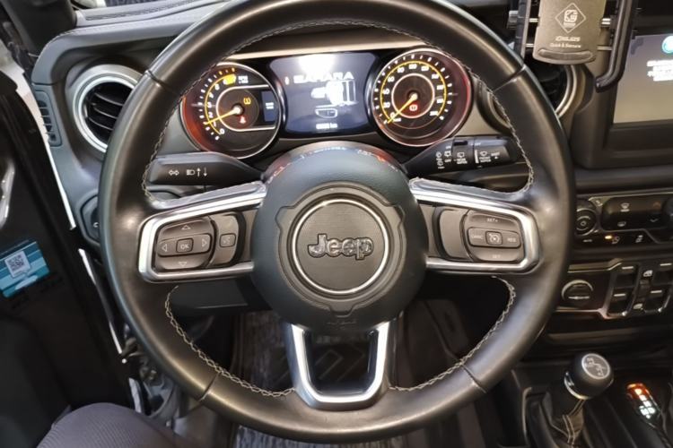 Used Jeep Wrangler 2019 2.0T automatic four-door hardtop parallel imported vehicle Steering Wheel