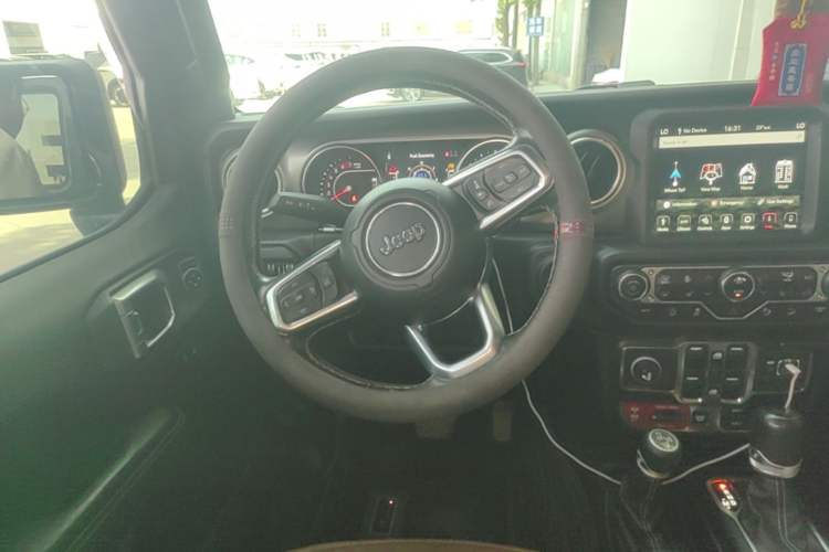 Used Jeep Wrangler 2019 2.0T Rubicon Four-Door Version China V Emission Standard Steering Wheel