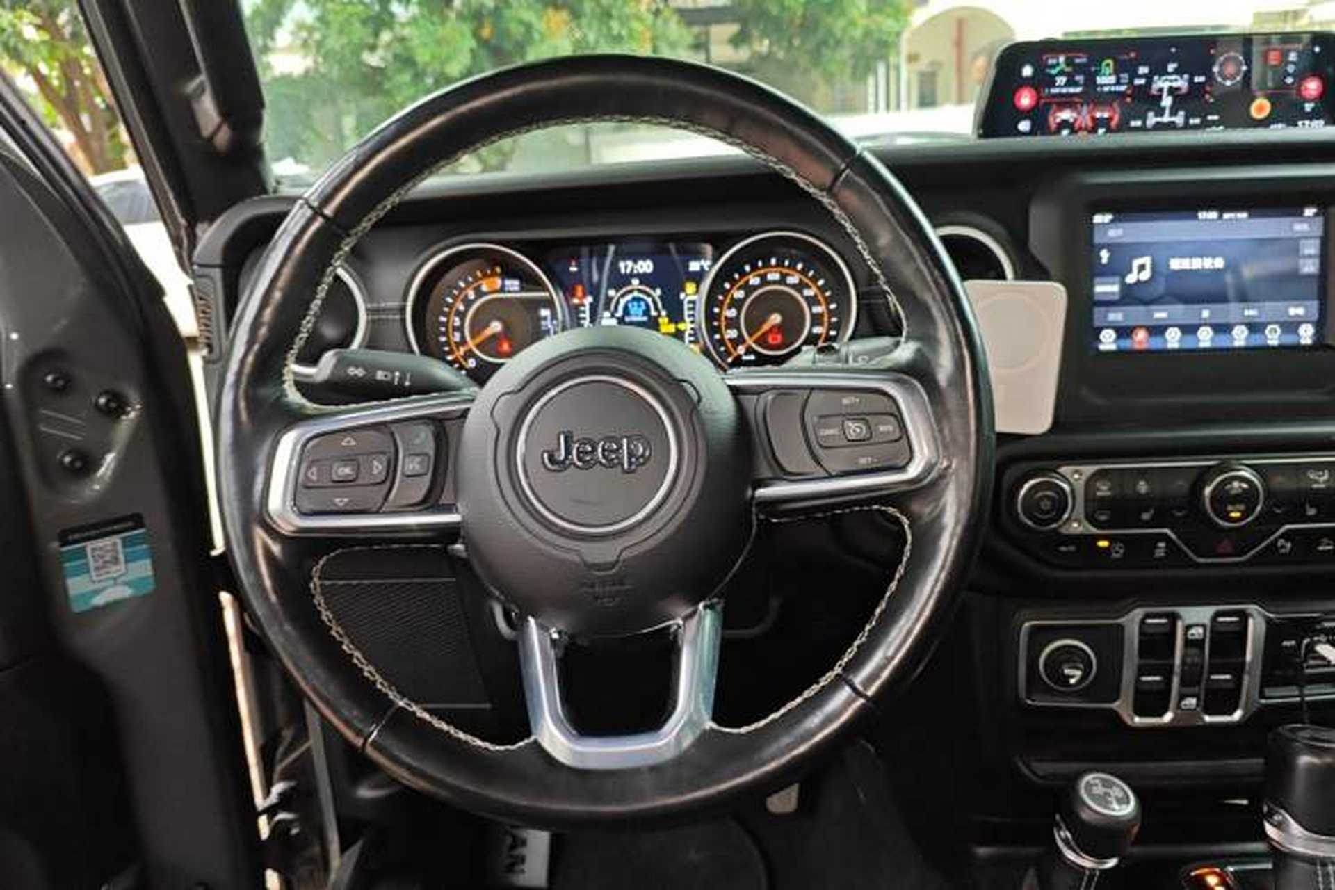 Used Jeep Wrangler 2019 2.0T Sahara Four-Door Version China VI Emission Standard Steering Wheel