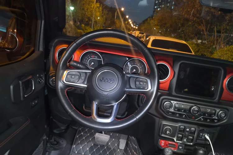 Used Jeep Wrangler 2019 2.0T Rubicon Four-Door Version China VI Emission Standard Steering Wheel