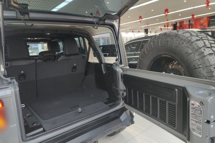 Used Jeep Wrangler 2019 2.0T Sahara Four-Door Version China VI Emission Standard Trunk