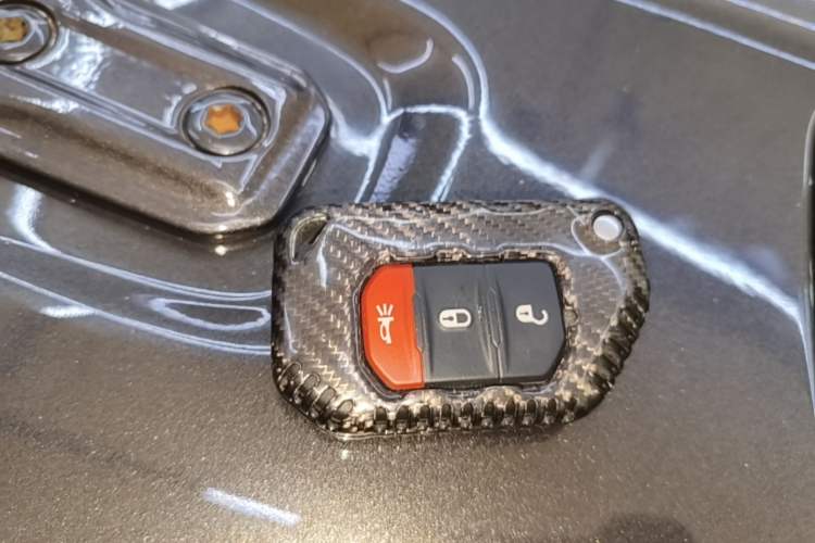 Used Jeep Wrangler 2019 2.0T automatic four-door hardtop parallel imported vehicle Vehicle Key