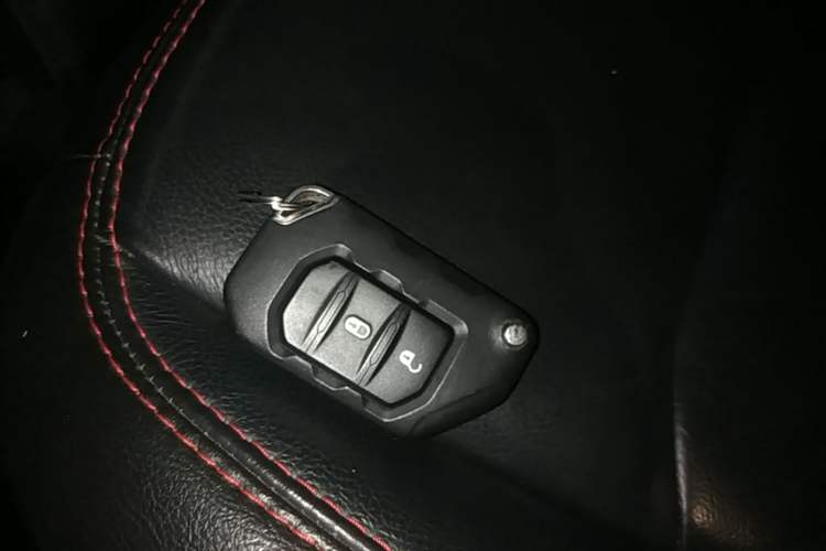 Used Jeep Wrangler 2019 2.0T Rubicon Four-Door Version China VI Emission Standard Vehicle Key