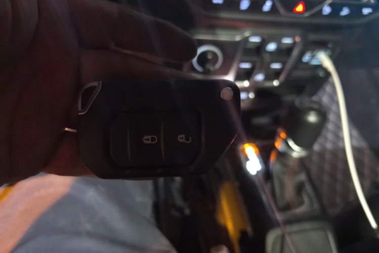 Used Jeep Wrangler 2019 2.0T Rubicon Four-Door Version China VI Emission Standard Vehicle Key