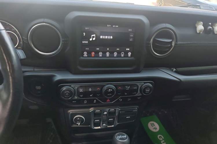 Used Jeep Wrangler 2019 2.0T Sahara Four-Door Version China VI Emission Standard Audio And AC Panel