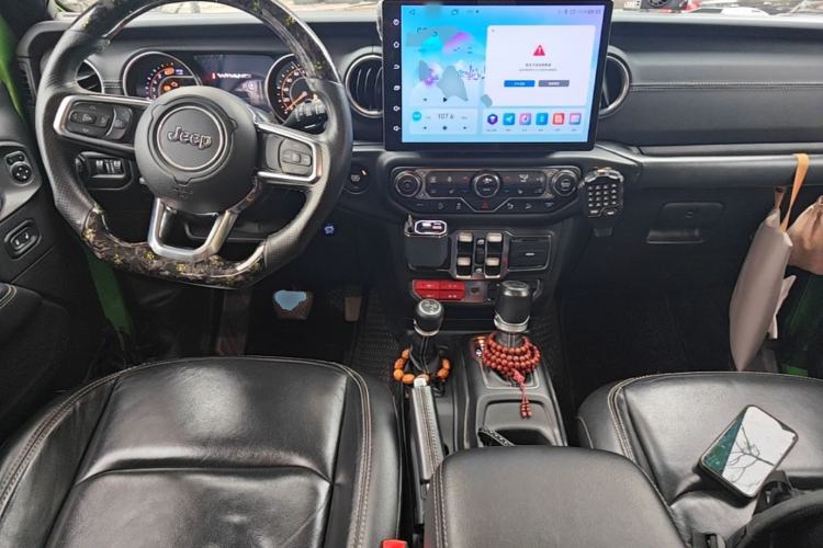 Used Jeep Wrangler 2019 2.0T Rubicon Four-Door Version China VI Emission Standard Center Console