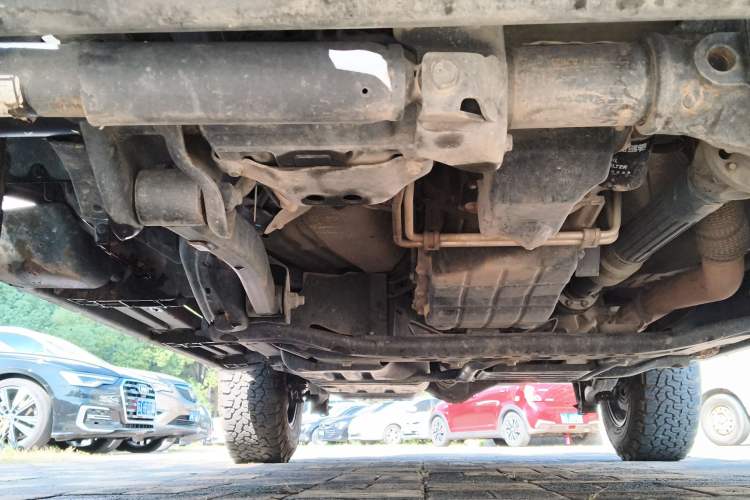 Used Jeep Wrangler 2019 2.0T Sahara Four-Door Version China VI Emission Standard Chassis Front