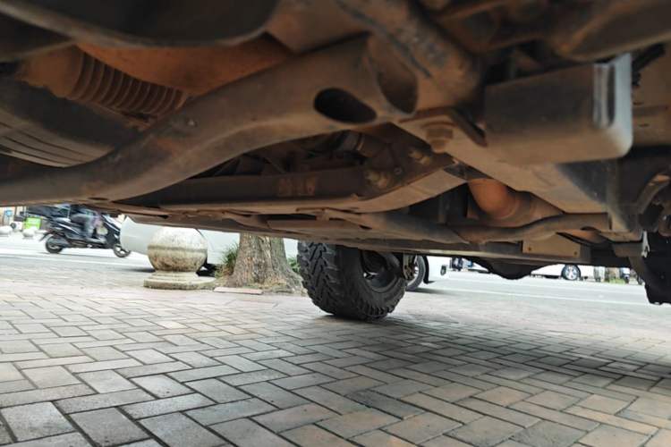 Used Jeep Wrangler 2019 2.0T Rubicon Four-Door Version China VI Emission Standard Chassis Front Left