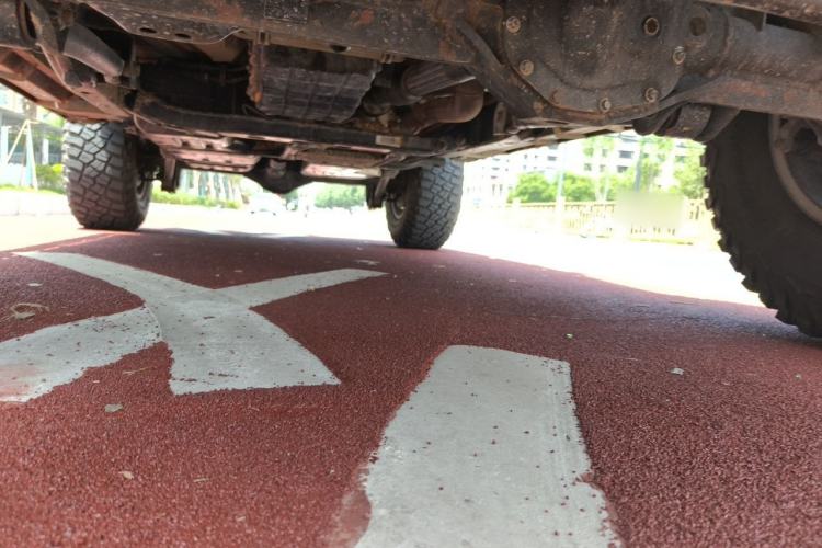 Used Jeep Wrangler 2019 2.0T Sahara Four-Door Version China VI Emission Standard Chassis Front